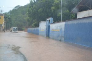 rua Cristiano Machado próximo a AABB- Ao fundo dá pra ver a rua Quarta Avenida já submersa