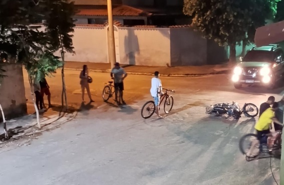 MOTOCICLISTA EMBRIAGADO CAUSA ACIDENTE NO CENTRO