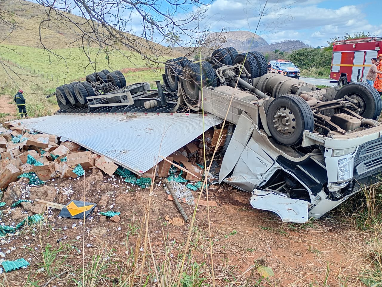 ACIDENTE GRAVE NA BR 259 DEIXA MOTORISTA FERIDO