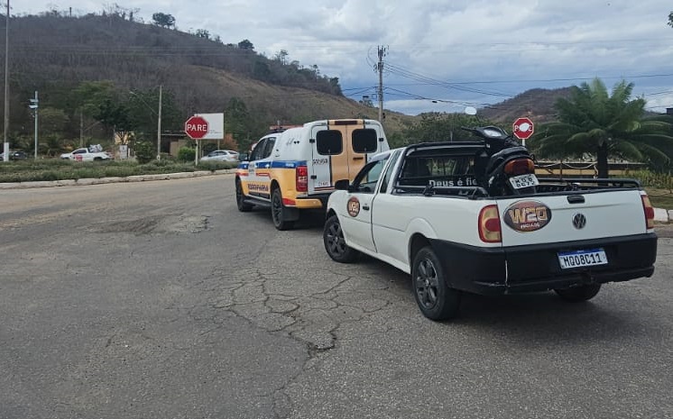 POLÍCIA MILITAR RODOVIÁRIA APREENDE MOTO ADULTERADA E PRENDE CONDUTORA