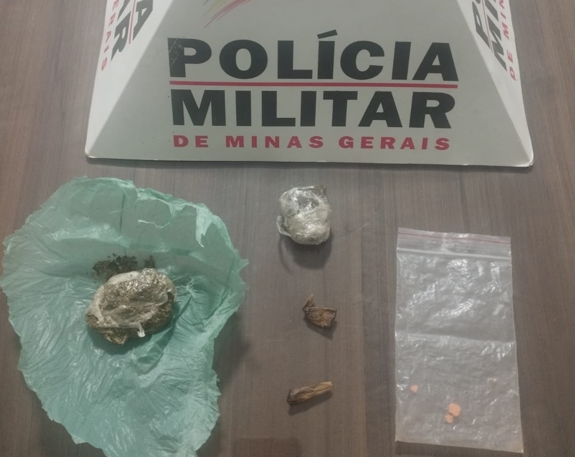 COMBATE AO TRÁFICO: POLÍCIA MILITAR DE CONSELHEIRO PENA REALIZA OPERAÇÃO E APREENDE DROGAS EM TRÊS ENDEREÇOS