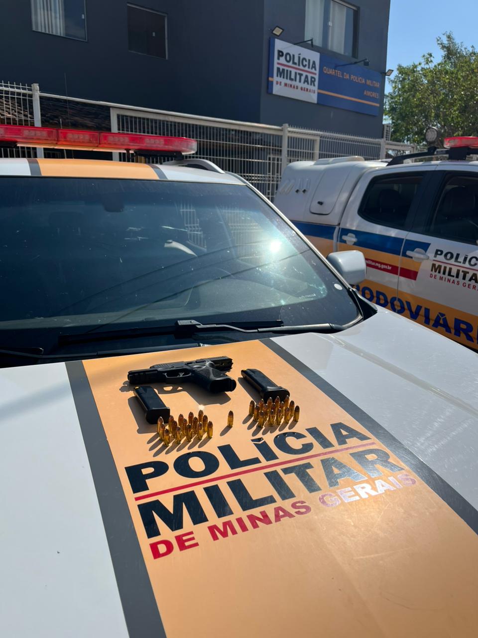 PM APREENDE PISTOLA 9MM E PRENDE CONDUTOR POR PORTE ILEGAL DE ARMA DE FOGO NA BR 259