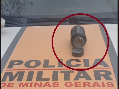 TRÁFICO DE DROGAS: HOMEM EM SAÍDA TEMPORÁRIA É FLAGRADO COM COCAÍNA EM PONTO DE ENCONTRO NA BR 259