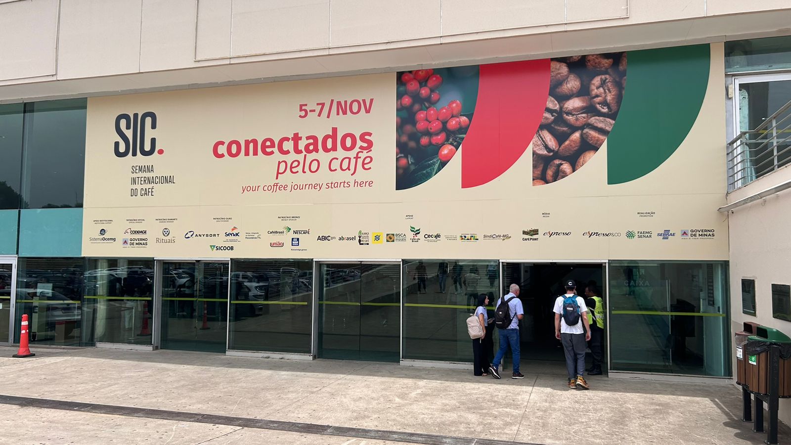 CONSELHEIRO PENA FAZ ESTREIA HISTÓRICA NA SEMANA INTERNACIONAL DO CAFÉ COM FOCO NO “TERROIR DE GIGANTES”