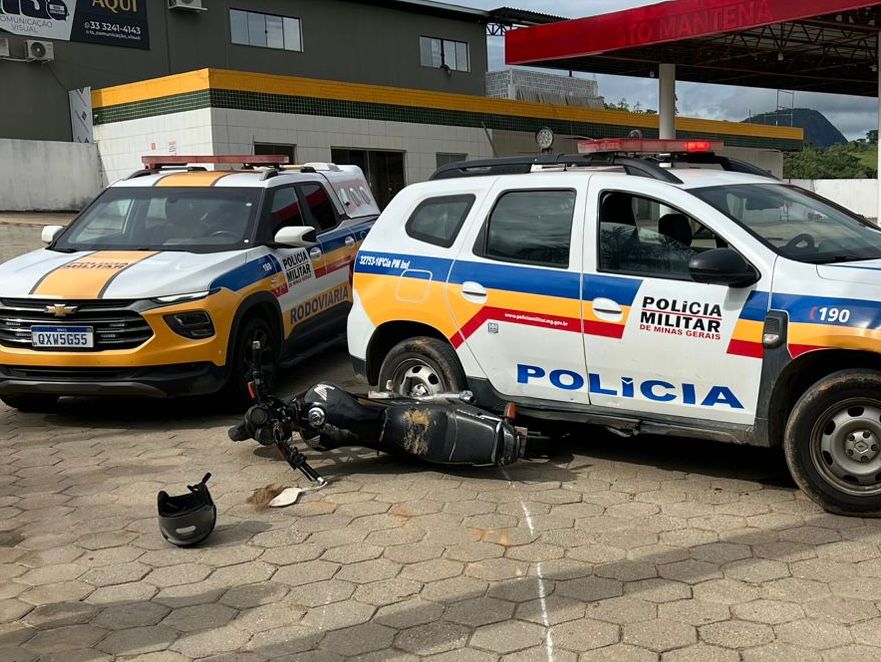 ADOLESCENTE EM FUGA BATE EM VIATURA DURANTE CERCO E BLOQUEIO NA MGC 381 ADOLESCENTE EM FUGA BATE EM VIATURA DURANTE CERCO E BLOQUEIO NA MGC 381