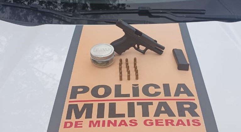 POLÍCIA RODOVIÁRIA APREENDE PISTOLA GLOCK E DROGAS DURANTE FISCALIZAÇÃO NA BR-259