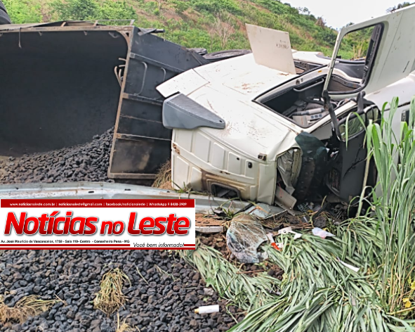 CAMINHÃO TOMBA ÀS MARGENS DA BR-259