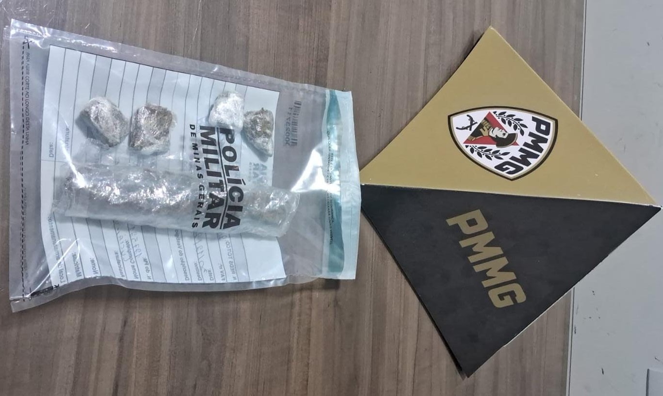 POLÍCIA MILITAR DETÉM SUSPEITA POR TRÁFICO DE DROGAS NO CENTRO DE CONSELHEIRO PENA POLÍCIA MILITAR DETÉM SUSPEITA POR TRÁFICO DE DROGAS NO CENTRO DE CONSELHEIRO PENA