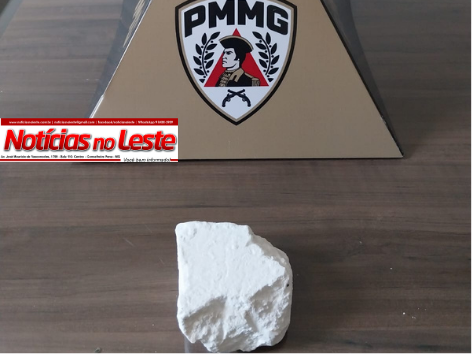 SUSPEITO FOGE PARA ÁREA DE MATA E DROGA É APREENDIDA EM BECO