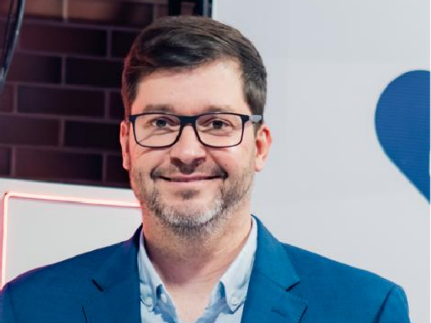 DR. FÁBIO LÚCIO DO CARMO SILVA A MEDICINA COMO SACERDÓCIO E O SERVIÇO COMO MISSÃO DE VIDA