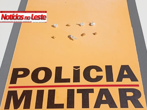 ATITUDE SUSPEITA RESULTA EM PRISÃO POR TRÁFICO EM RODOVIA.