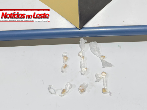 DENÚNCIA ANÔNIMA LEVA À APREENSÃO DE DROGAS COM MULHER EM ÁREA DE EVENTOS.