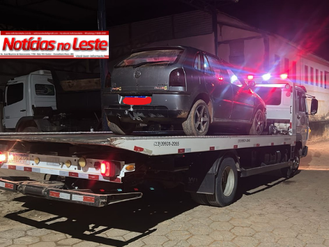 MOTORISTA FOGE APÓS ACIDENTE E ABANDONA CARRO DURANTE PERSEGUIÇÃO. MOTORISTA FOGE APÓS ACIDENTE E ABANDONA CARRO DURANTE PERSEGUIÇÃO.