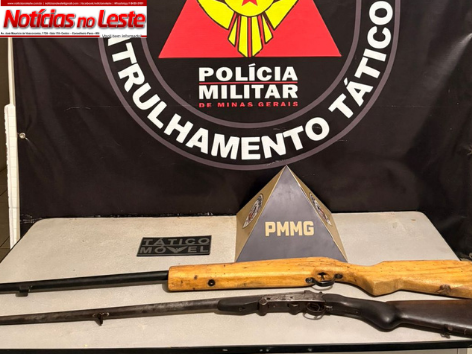 ARMAS SÃO APREENDIDAS DURANTE AÇÃO POLICIAL EM BAIRRO RESIDENCIAL.