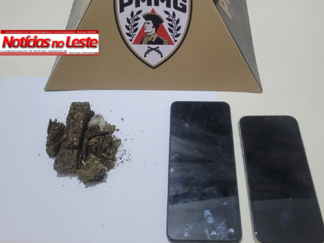 OPERAÇÃO COM MANDADO TERMINA COM DROGA E CELULARES APREENDIDOS.