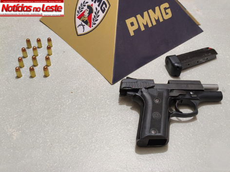 CARRO COM REGISTRO DE FURTO É LOCALIZADO E ARMA É APREENDIDA DURANTE ABORDAGEM.