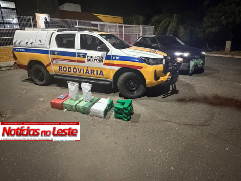 CARRO É ABORDADO EM OPERAÇÃO E MAIS DE 100 BARRAS DE MACONHA SÃO APREENDIDAS. CARRO É ABORDADO EM OPERAÇÃO E MAIS DE 100 BARRAS DE MACONHA SÃO APREENDIDAS.
