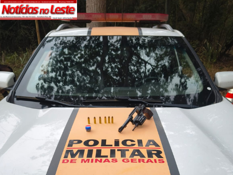 MULHER É FLAGRADA COM REVÓLVER ESCONDIDO DURANTE OPERAÇÃO.