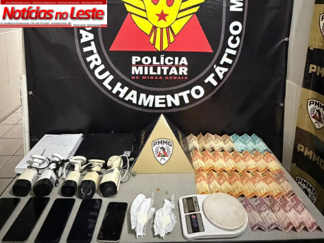 MULHER É DETIDA APÓS DENÚNCIAS DE TRÁFICO E APREENSÃO DE DROGAS E EQUIPAMENTOS.