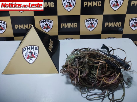 APÓS FURTO DE FIOS, MATERIAL É DERRETIDO PARA EXTRAÇÃO DE COBRE.