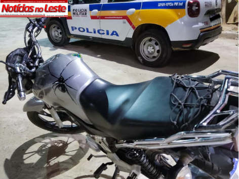 OPERAÇÃO POLICIAL RESULTA EM APREENSÃO DE DROGA E REMOÇÃO DE MOTOCICLETA.