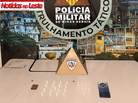 HOMEM DE 22 ANOS É PRESO COM COCAÍNA, MACONHA E MICROTUBOS DURANTE ABORDAGEM.