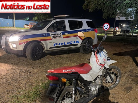MOTOCICLETA FURTADA É LOCALIZADA E RECUPERADA PELA PM.